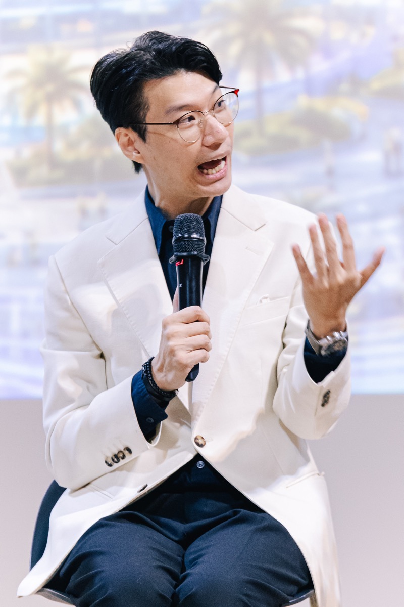 พีค พิชาธร เอื้อชูเกียรติ